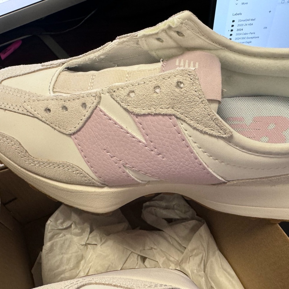 New Balance Sneakers 327 in Moonbeam size 6